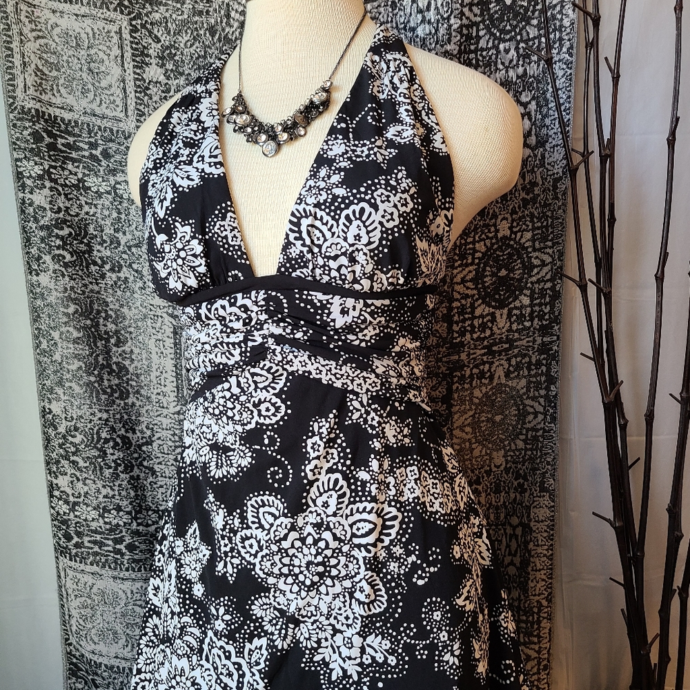 WHBM....GORGEOUS DRESS - Picture 3 of 5